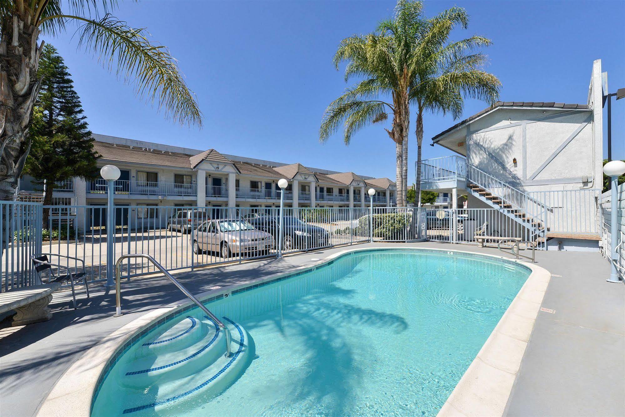 Menifee Inn Exterior photo