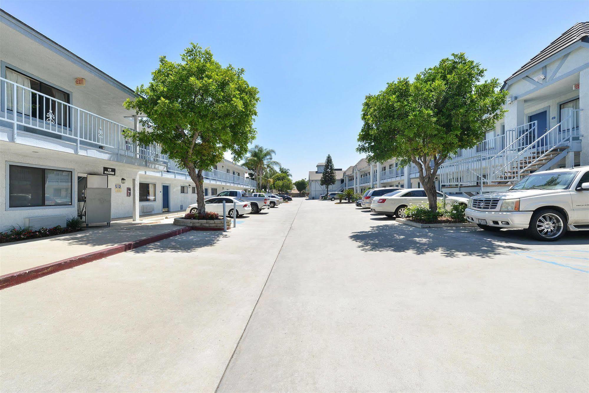 Menifee Inn Exterior photo