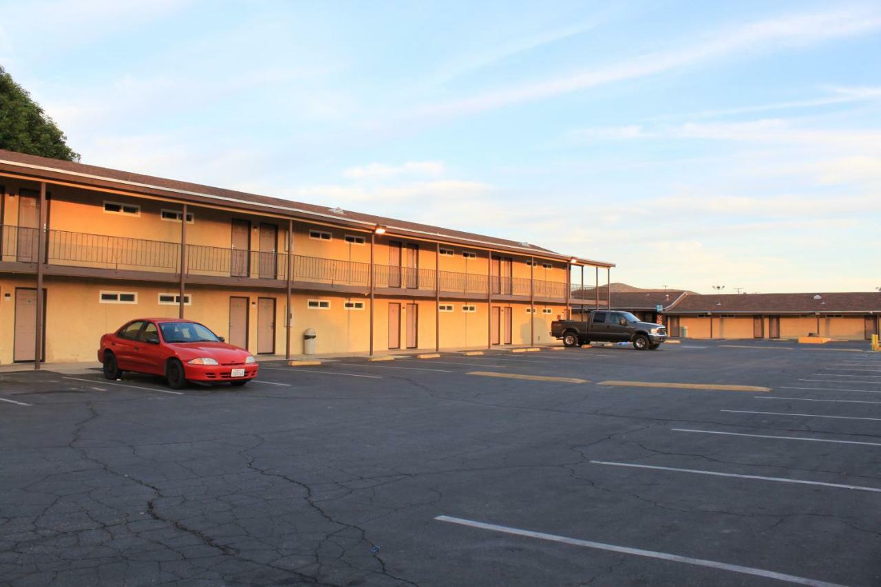 Menifee Inn Exterior photo