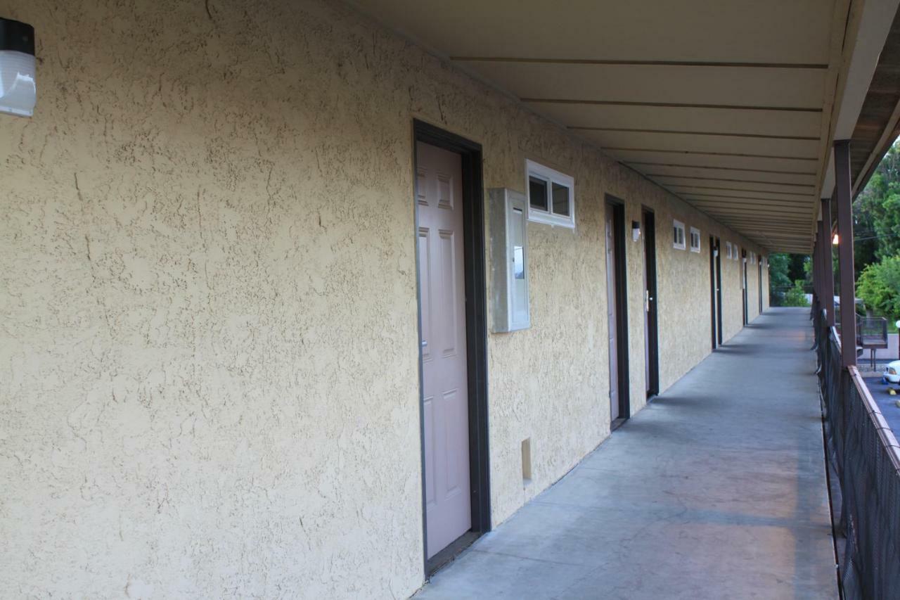 Menifee Inn Exterior photo